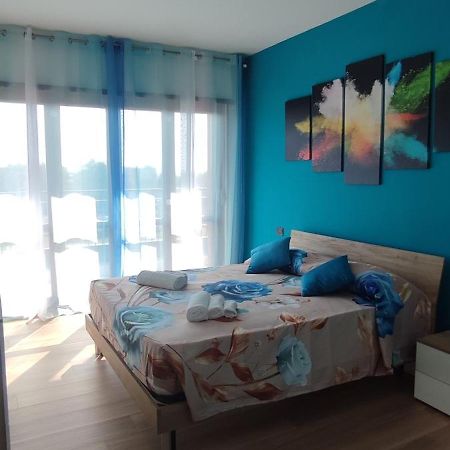 Love Home Apartament Near The Airport 피우미치노 외부 사진