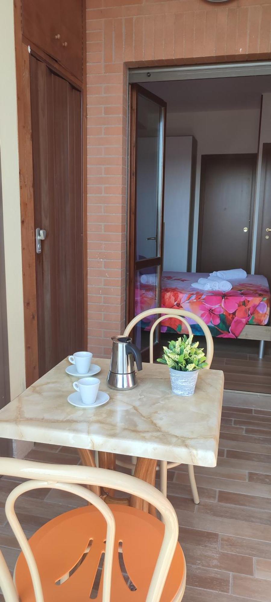 Love Home Apartament Near The Airport 피우미치노 외부 사진