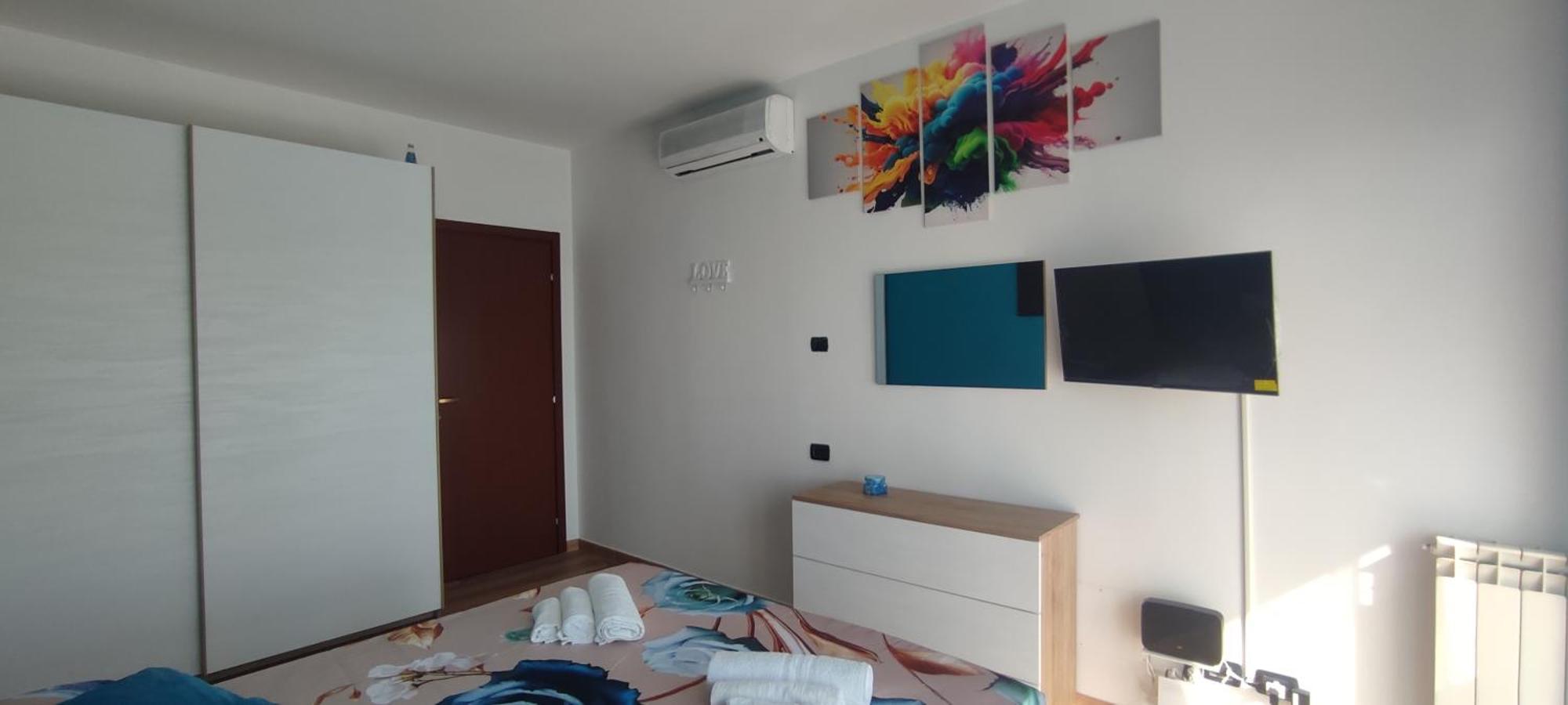 Love Home Apartament Near The Airport 피우미치노 외부 사진