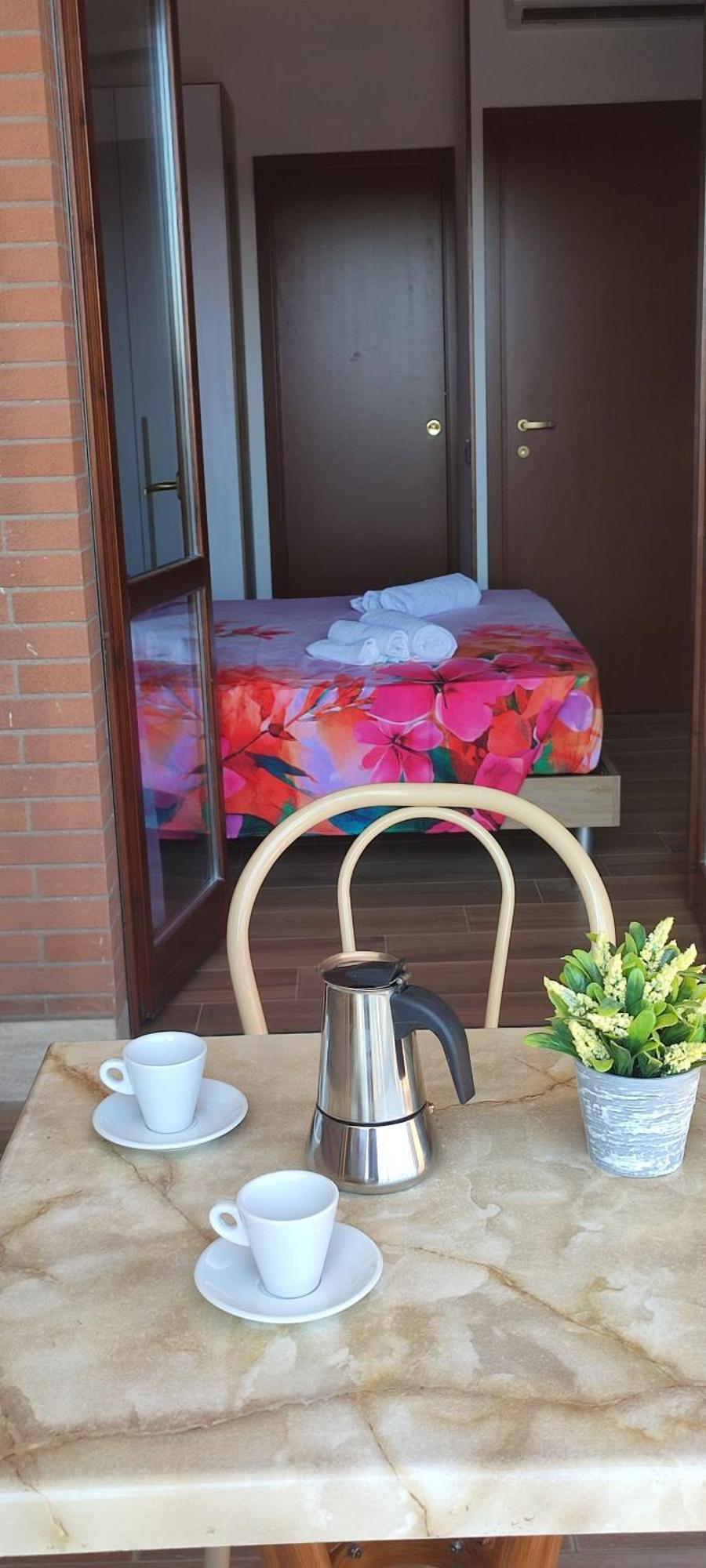 Love Home Apartament Near The Airport 피우미치노 외부 사진