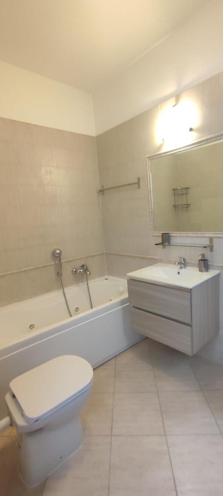 Love Home Apartament Near The Airport 피우미치노 외부 사진
