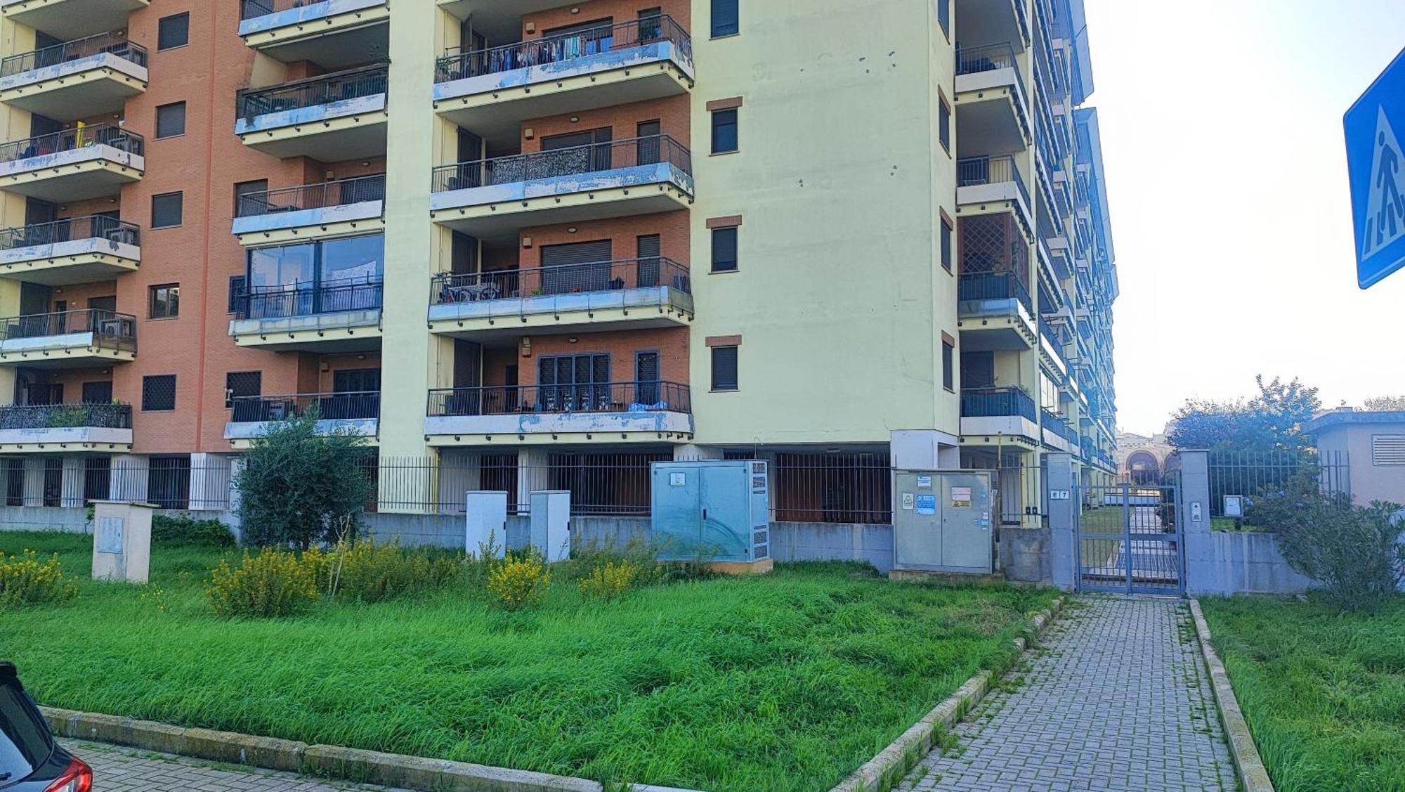 Love Home Apartament Near The Airport 피우미치노 외부 사진