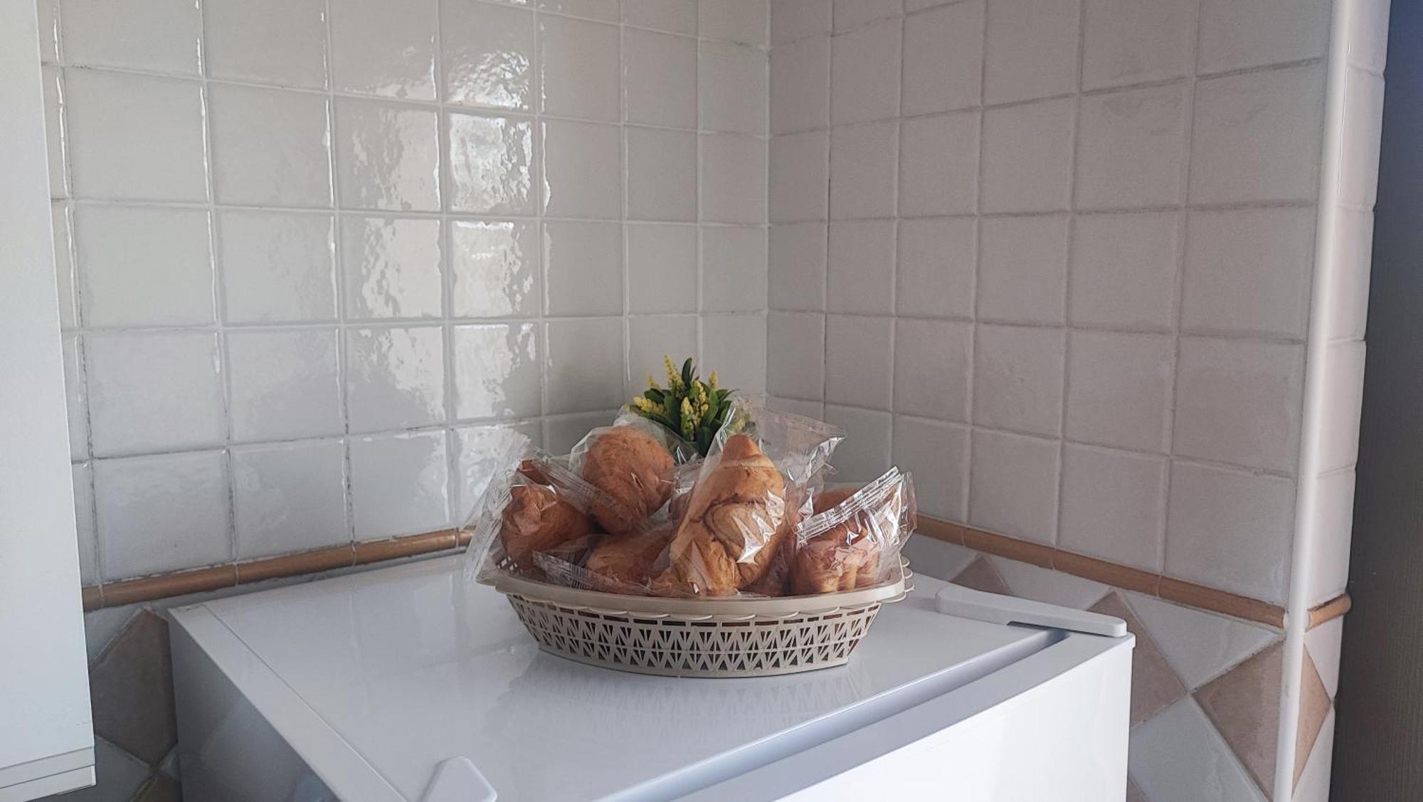 Love Home Apartament Near The Airport 피우미치노 외부 사진
